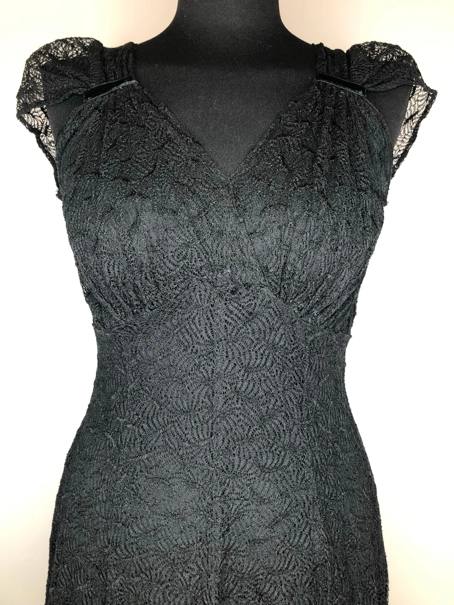 1970s Lace V-Neck Dress in Black - Size UK 8