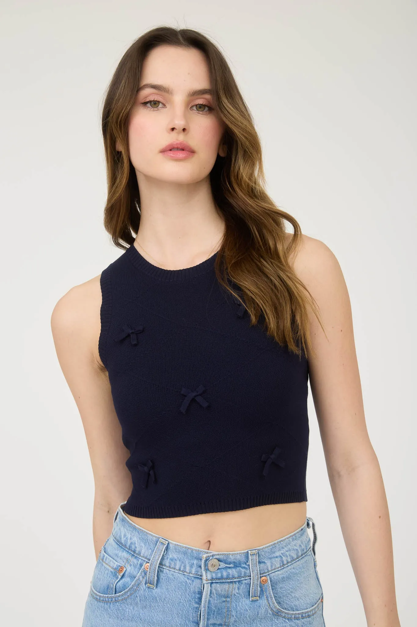 BOW DETAIL CREW NECK SLEEVELESS SWEATER CROP TOP
