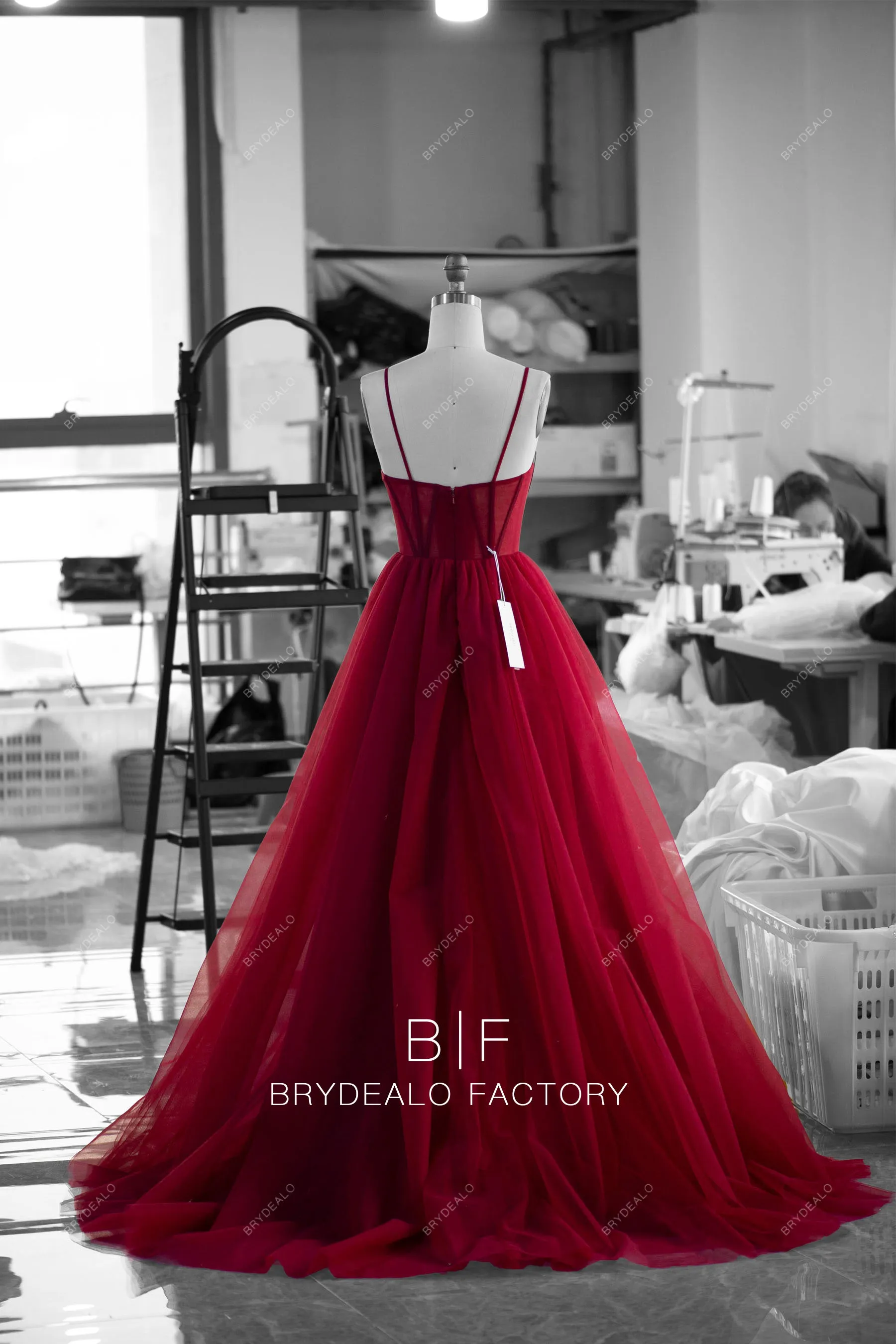 Burgundy Tulle Sweetheart Neck Sleeveless Modern Corset Prom Dress