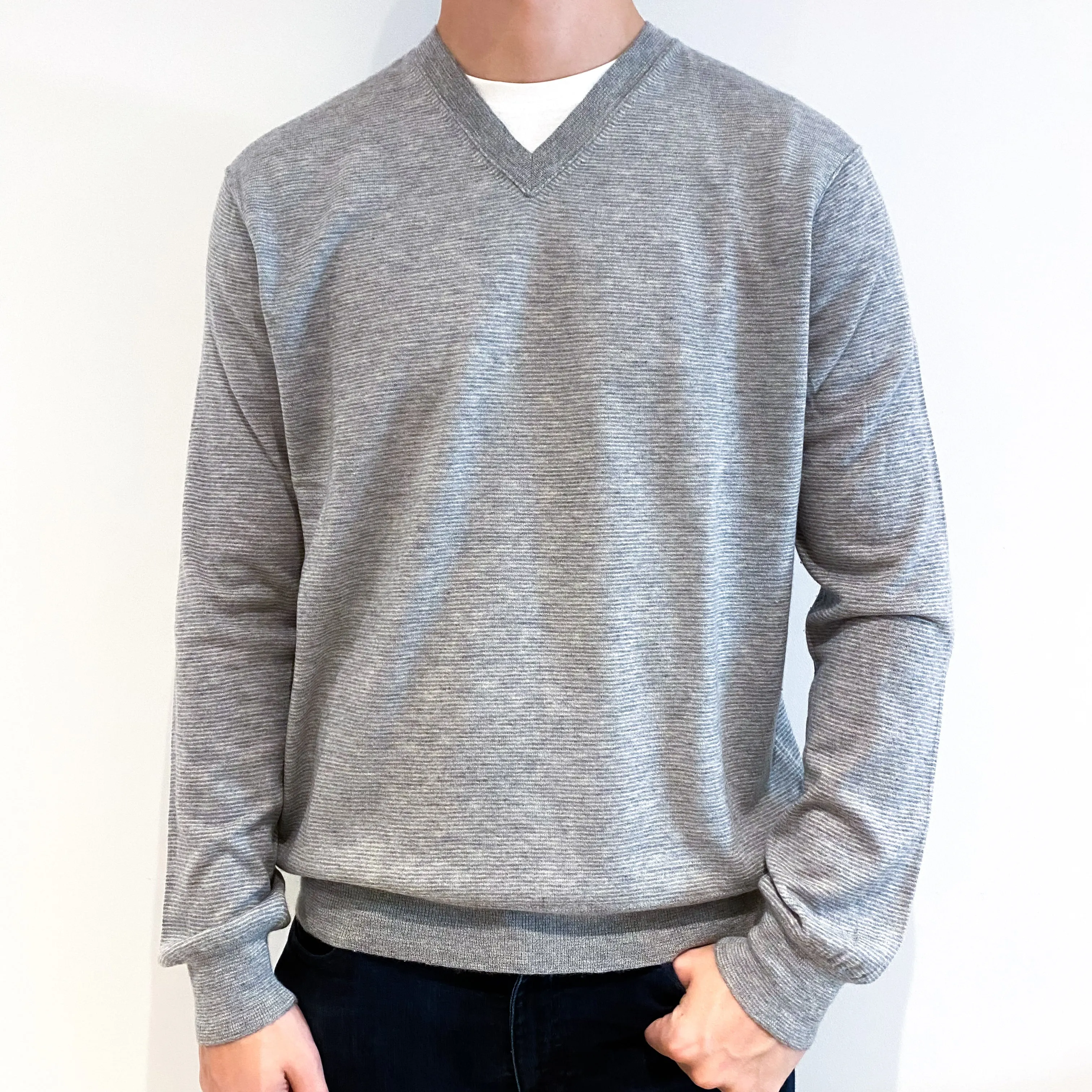 Men's Smoke Grey Fine Knit Cashmere V-Neck Jumper Extra Large