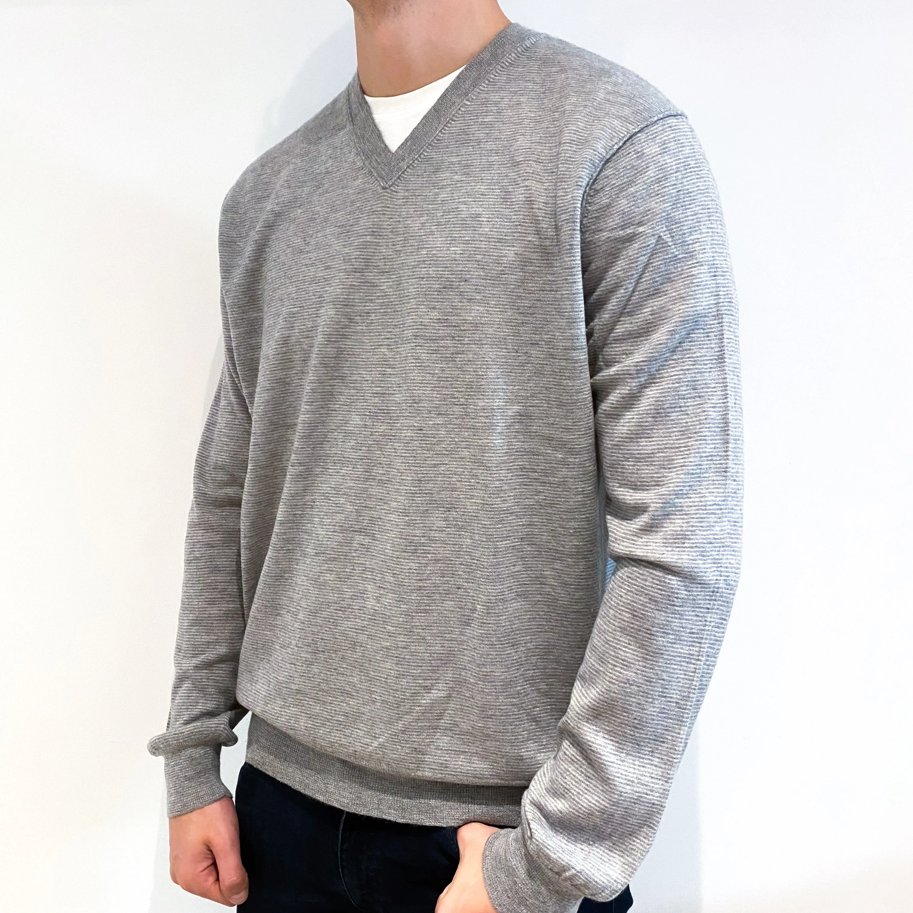 Men's Smoke Grey Fine Knit Cashmere V-Neck Jumper Extra Large