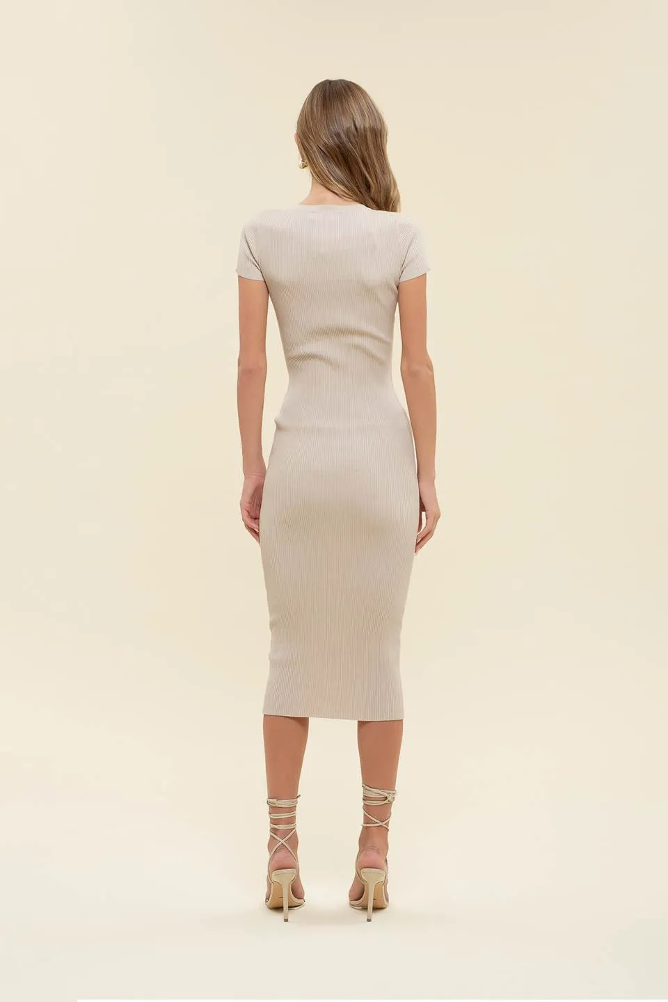 RIBBED KNIT SHORT SLEEVE MIDI DRESS