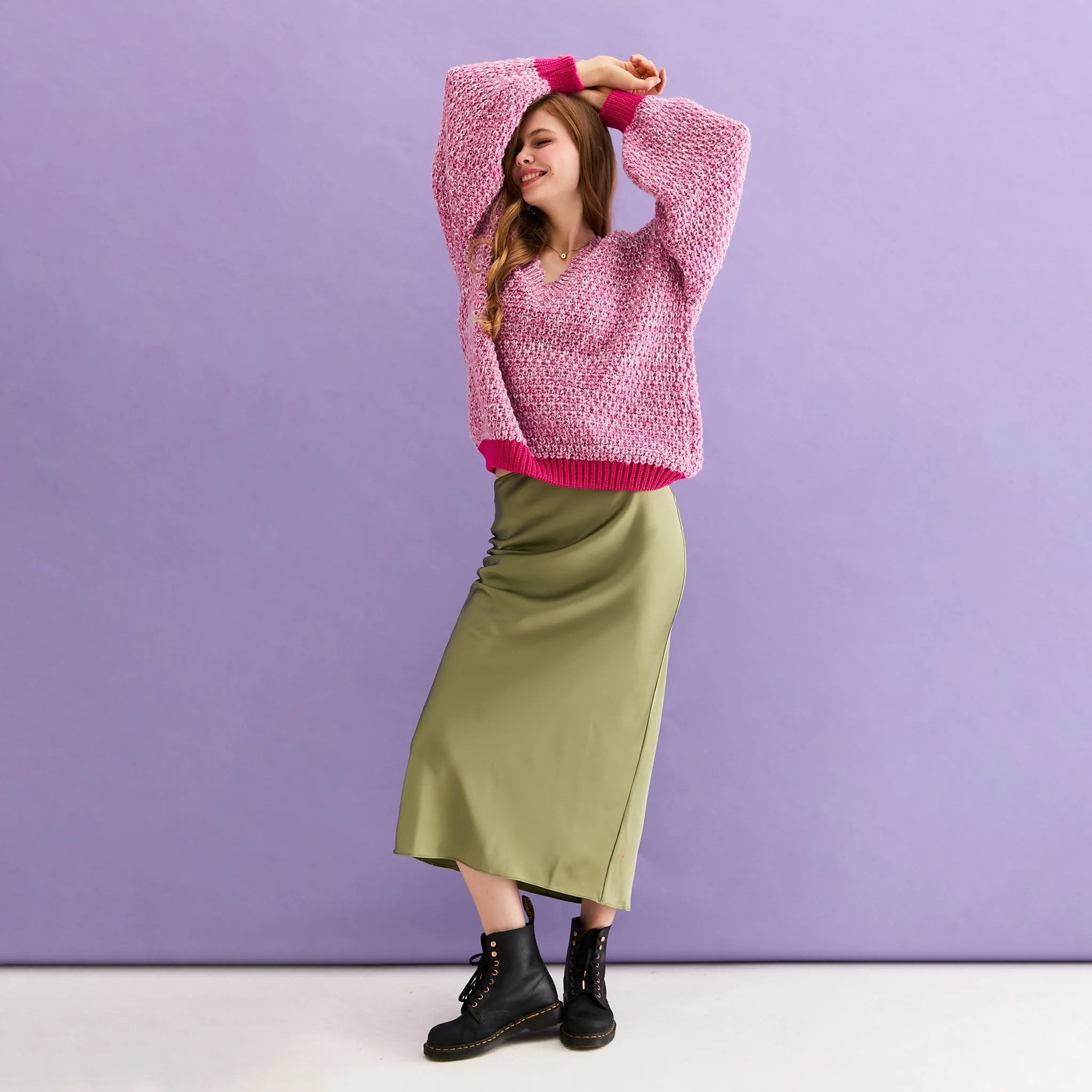 Zohar Twist Oversized V Neck Jumper - Pink