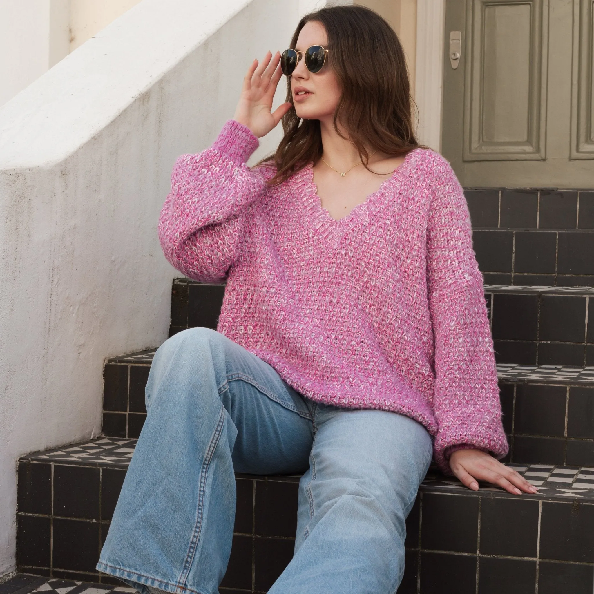 Zohar Twist Oversized V Neck Jumper - Pink